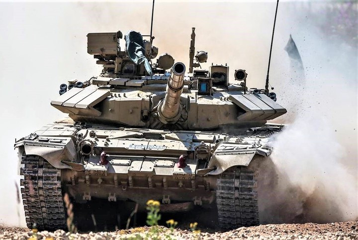 Đây được cho là có thể đủ sức xuyên thủng lớp giáp mặt trước của xe tăng T-90 Ấn Độ. Đây là một tuyên bố hoàn toàn bất ngờ của phía Trung Quốc khi tự tin rằng hỏa lực của một xe tăng hạng nhẹ có thể hạ gục được xe tăng chiến đấu chủ lực hàng đầu thế giới hiện nay, dẫu vậy, đâu vẫn là một sự nghi ngờ chưa thể kiểm chứng rằng nó có thể thành hiện thực được hay không hay chỉ là một phương thức quảng cáo quá đà. Ảnh: Xe tăng T-90 Bhisma do Ấn Độ tự chế tạo trong nước. Video Trung - Ấn giãn quân sau đụng độ biên giới, châu Á căng thẳng - Nguồn: VTC NOW