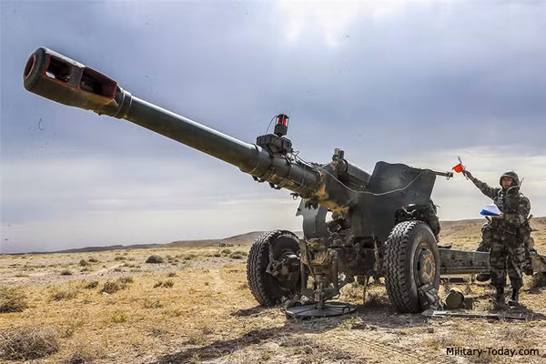 Hiệu suất chống va đập, rung động và chống nhiễu điện từ của radar Schwarty phù hợp với các tiêu chuẩn quân sự quốc tế. Radar Schwarty có thể được triển khai từ tư thế hành quân sang chiến đấu trong vòng 30 phút. Nếu gặp bất kỳ mối đe dọa tấn công nào, nó cũng có thể nhanh chóng rút lui khỏi khu vực bị đe dọa. Ảnh: Pháo lựu nòng dài 152 mm của Trung Quốc - Nguồn: Sina