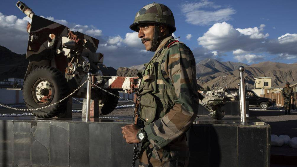 Mặc dù chưa có sự lên tiếng từ phía Trung Quốc, nhưng hãng thông tấn ANI (Ấn Độ) cho hay, đã có ít nhất 43 binh sĩ Trung Quốc thương vong trong cuộc đụng độ vừa qua tại thung lũng Galwan. Hãng này cũng nói thêm rằng, Trung Quốc đã huy động nhiều trực thăng đến hiện trường để đưa các binh sĩ bị thương về tuyến sau. Ảnh: Minh họa.