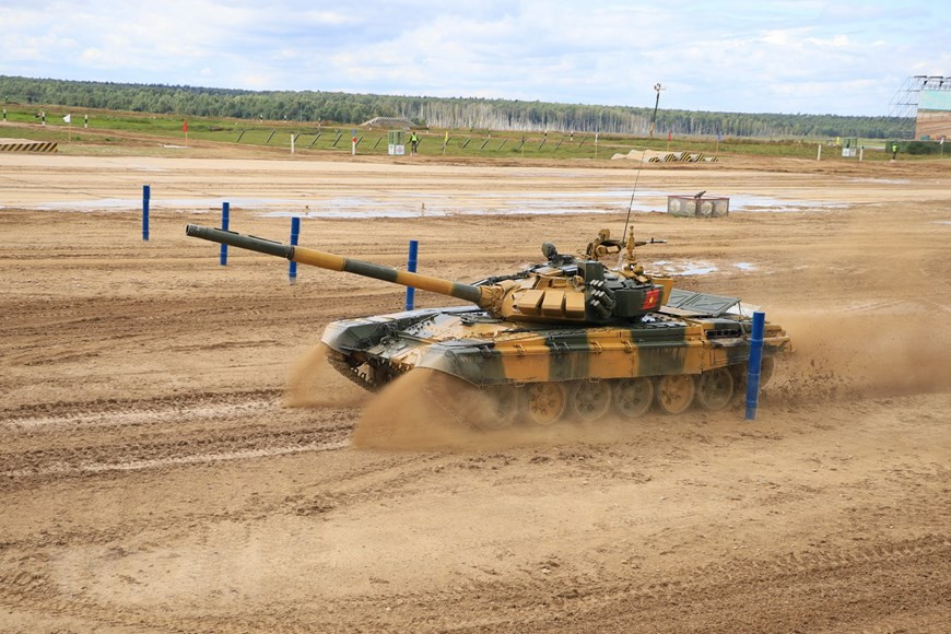 Theo báo QĐND, đã có thông tin về đối thủ ở bán kết cuộc thi "Xe tăng hành tiến" - Hội thao quân sự Army Games 2020. Đúng như dự đoán ban đầu, không ai khác chính là đối thủ "khó nhằn" của chúng ta sau 3 trận vòng loại - đội tuyển Myanmar. Dự kiến, trận đấu giữa Việt Nam và Myanmar sẽ diễn ra vào 15h chiều ngày 1/9.