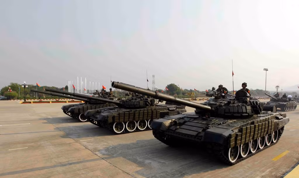 Một lợi thế nữa so với Việt Nam là nằm ở khả năng cơ động xe tăng T-72B3, nếu so với các phiên bản B3 Mod 2011 (mà hầu hết các đội đang sử dụng) thì bản T-72S không nhiều khác biệt. Chúng cùng sử dụng động cơ V-84 840hp cùng hệ thống hộp số, cơ cấu lái tương đương, hệt nhau.