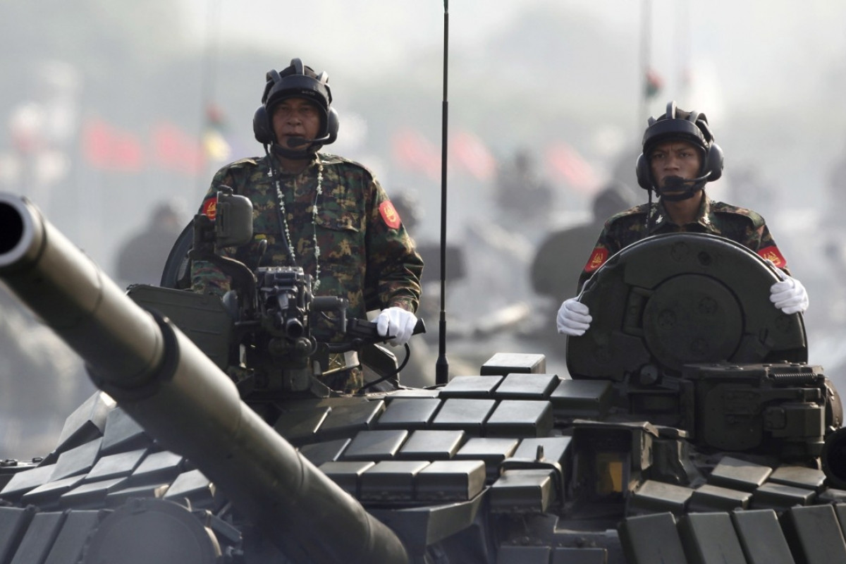 Tuy nhiên về mặt hỏa lực thì T-72S vẫn rất mạnh với pháo 125mm 2A46 kết hợp hệ thống nạp đạn tự động cho tốc độ bắn 6-8 phát/phút. Pháo có thể phóng tên lửa chống tăng 9M119 Svir với tầm bắn từ 100-4.000m, dẫn đường bằng laser bán tự động.