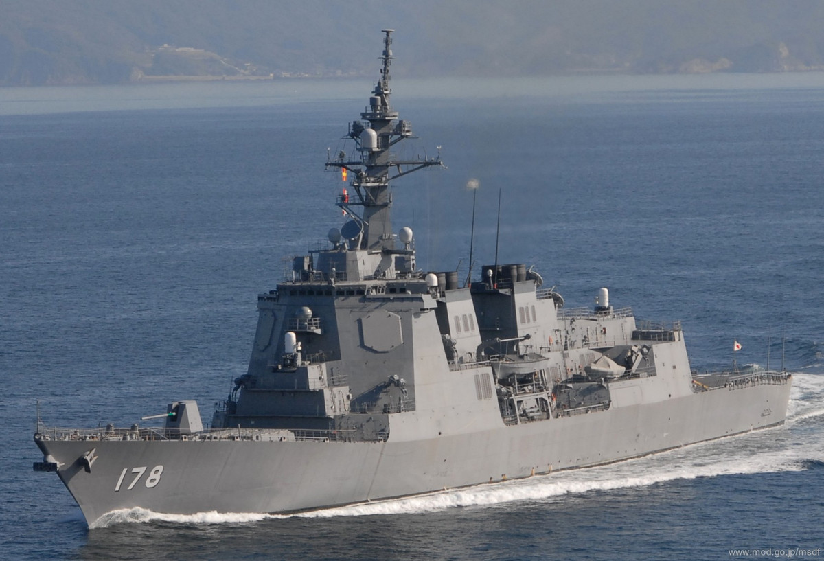 Về cơ bản thì Atago giống với tàu khu trục lớp Kongo, tuy nhiên Atago được trang bị tới 96 hệ thống phóng tên lửa thẳng đứng Mk41. Hệ thống phóng này có phóng tên lửa phòng không RIM-66 Standard SM-2MR tầm bắn từ 74-170 km, độ cao tác chiến tối đa 24 km. Ảnh: Tàu khu trục lớp Atago DDG 178 JS Ashigara - Nguồn: Seaforces