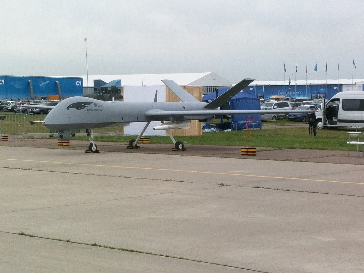 Một lực lượng nữa mới được xây dựng khoảng 10-15 năm trở lại đây trong KQ Trung Quốc, nhưng có quy mô tăng rất nhanh là máy bay không người lái. Hiện Trung Quốc có khoảng 200 chiếc UAV từ loại cỡ nhỏ tới hạng năng, tầm xa, thậm chí là UAV chiến đấu. Video Các nước phản đối Trung Quốc ngang ngược trên Biển Đông - Nguồn: VTC1 