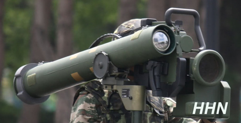 Ví dụ hiện nay Công ty Elbit đang chào hàng tàu mặt nước không người lái Seagull, với tính năng đa dạng, từ chức năng ban đầu là phương tiện chống mìn tới chức năng tác chiến điện tử, an ninh biển, tác chiến chống ngầm. Phương tiện này giúp giảm rủi ro cho con người, khi tiến hành các nhiệm vụ nguy hiểm, đồng thời giảm chi phí mua sắm, vận hành và bảo đảm trong suốt vòng đời.