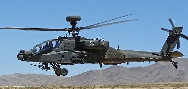 Tuy nhiên, vào tháng 5/2020, Mỹ đã phê duyệt một kế hoạch trọn gói cho phép nâng cấp số trực thăng vũ trang AH-64 Apache mà Ai Cập đã mua từ Mỹ. Trang web "Tin tức quốc phòng" của Mỹ chỉ ra rằng, động thái này cho thấy Mỹ và Ai Cập đã đạt được thỏa hiệp về vấn đề này. Ảnh: Trực thăng vũ trang AH-64 Apache của Ai Cập - Nguồn: Wikipedia