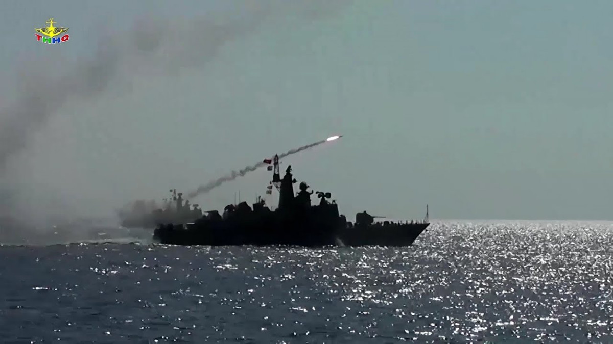 Rõ ràng, Hải quân Việt Nam tự tin có đủ sức mạnh, xứng đáng là lực lượng nòng cốt trong bảo vệ vững chắc chủ quyền biển, đảo của Tổ quốc. Đồng thời tăng cường hợp tác hải quân với các quốc gia như Nga, Mỹ Ấn Độ, Australia, Đức, Nhật Bản và các nước khác trong khối ASEAN.