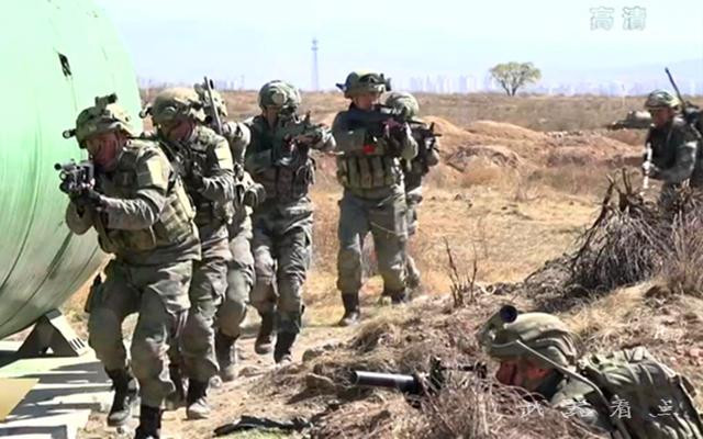 Tuy nhiên với sự chuẩn bị kỹ càng và rút kinh nghiệm từ những bài học trong quá khứ, Ấn Độ sẽ không để cho Trung Quốc có chiến thắng dễ dàng như trong cuộc chiến năm 1962. Video Trung - Ấn giãn quân sau đụng độ biên giới, châu Á căng thẳng - Nguồn: VTC NOW