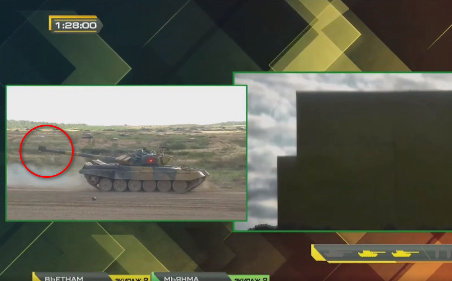 Lớp bọc đầu nòng này được gọi là vỏ cách nhiệt của khẩu pháo 125mm 2A46M. Bộ phận này giúp bảo đảm nhiệt độ ổn định cho nòng pháo khi vận hành, ngăn tác động đến nòng pháo do thay đổi nhiệt độ bên ngoài và duy trì độ chính xác.