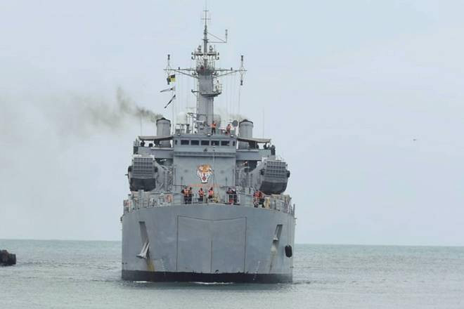 Cuộc tập trận hải quân song phương Nga - Ấn được tổ chức tại vùng biển của quần đảo Andaman trên vùng biển Ấn Độ Dương từ ngày 4 đến ngày 5/9; phía Ấn Độ đã điều ba tàu chiến tham gia cuộc diễn tập này. Ảnh: Tàu đổ bộ của Ấn Độ tham gia tập trận - Nguồn: Zeenews.india