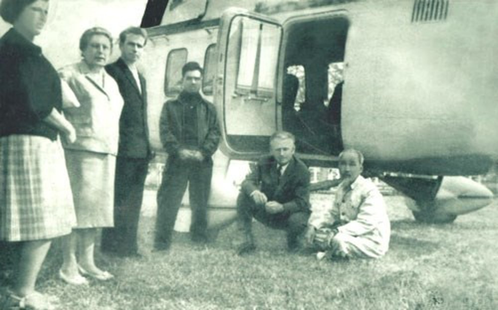 Chiếc trực thăng này đã từng được sử dụng để đưa Chủ tịch Hồ Chí Minh đi thăm đồng bào Tây Bắc ngay khi đường bay lên đây mới mở, thăm huyện Móng Cái (Quảng Ninh), thăm nông trường Đông Hiếu (Nghệ An), hợp tác xã Thạch Thành (Thanh Hóa), nhiều chuyến bay đưa Bác đi công tác tại căn cứ địa của Trung ương thuộc địa phận Đá Chông (Ba Vì - Hà Tây), những chuyến bay đưa Bác đi chữa bệnh… từ năm 1959 tới năm 1969