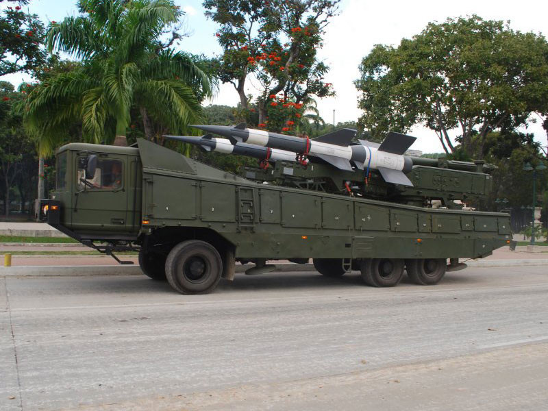Thực tế, hiện nay Việt Nam nếu trong điều kiện cho phép vẫn dễ dàng nâng cấp S-125-2TM tự hành hoàn chỉnh. Trong ảnh là bệ phóng tổ hợp tên lửa phòng không S-125-2M Pechora-2M – gói nâng cấp do công ty Nga thực hiện.