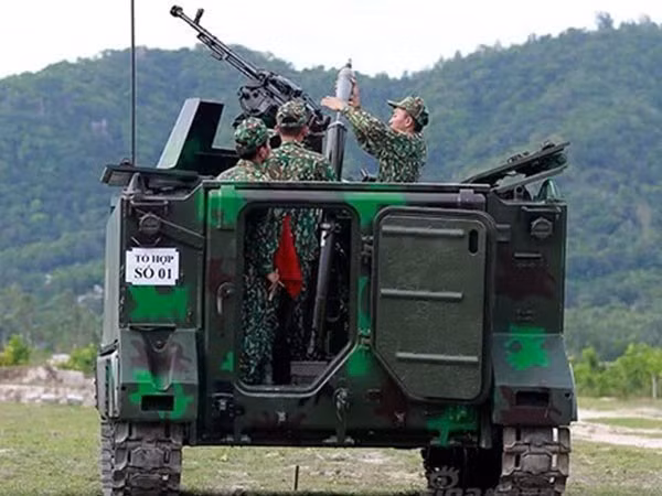 Để khai thác, sử dụng các trang bị trên thực hiện nhiệm vụ tác chiến phòng thủ của Quân khu trong giai đoạn hiện nay, Bộ tư lệnh Quân khu 9 đã giao nhiệm vụ cho Cục Kỹ thuật của quân khu nghiên cứu, thay thế phần hỏa lực bằng cách trang bị súng cối 100 mm do Việt Nam sản xuất. Nguồn ảnh: GDQP.