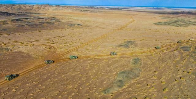 Đáng chú ý là trong cuộc tập trận của lữ đoàn này, Trung Quốc đã công khai các hoạt động của xe tăng chiến đấu chủ lực hiện đại nhất của Trung Quốc là Type-99, loại vũ khí trước kia được cho là không phù hợp trong chiến đấu ở địa hình cao nguyên hiểm trở.