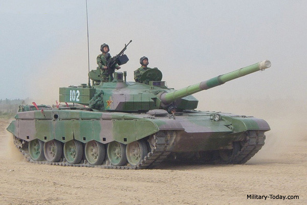 Xe tăng Type 99 được giới quân sự Trung Quốc mệnh danh là "vua chiến tranh trên bộ" và là một trong những xe tăng chiến đấu chủ lực "tầm cỡ thế giới". Type-99 có nhiều ưu điểm như, sử dụng cấu trúc áo giáp hai lớp, động cơ mạnh mẽ, hệ thống điều khiển hỏa lực tiên tiến.
