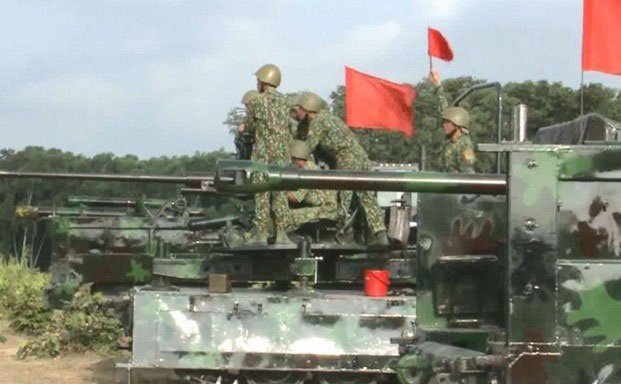 Trước đó, Việt Nam cũng đã từng tích hợp pháo D-44 85mm lên xe thiết giáp bánh xích M548 chiến lợi phẩm của Mỹ. Dù cho hiện nay, pháo D-44 khó có thể tiêu diệt được xe tăng chủ lực hiện đại, tuy nhiên với sức mạnh của nó vẫn có thể bắn cháy xe thiết giáp bộ binh cũng như các loại xe tăng hạng nhẹ. Việc tích hợp D-44 từ xe bánh xích sang xe bánh lốp nhằm nâng cao hơn nữa tính cơ động và khả năng việt dã, dễ triển khai, dễ bảo trì bảo dưỡng của tổ hợp.