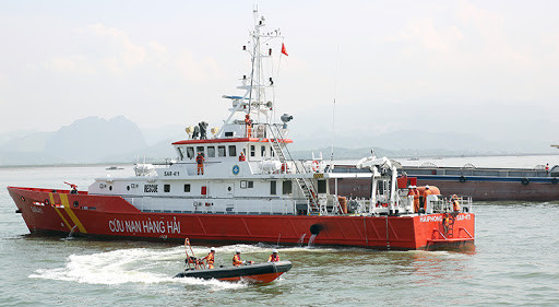 Trong đó, khu vực I có trụ sở chính đặt tại Hải Phòng, khu vực II đặt tại Đà Nẵng, khu vực III có trụ sở đặt tại Vũng Tàu, Khu vực IV có trụ sở đặt tại Nha Trang của tỉnh Khánh Hòa. Ảnh: Tàu SAR của trung tâm trung tâm phối hợp tìm kiếm cứu nạn hàng hải khu vực I.