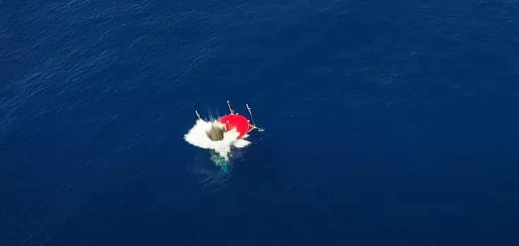 Nhưng liệu tên lửa LORA có phải do chính Israel phát triển hay không, cư dân mạng Nga đặt câu hỏi? Bởi vì hình dáng và tính năng kỹ chiến thuật của tên lửa này rất giống với tên lửa đạn đạo Iskander của Nga, không loại trừ rằng Israel có được công nghệ của tên lửa Iskander từ đánh cắp tình báo.