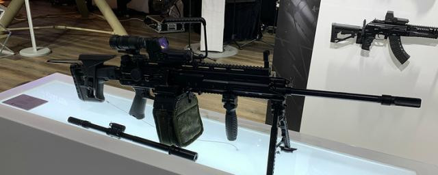 Dây tiếp đạn của RPL-20 có thể đến 100 viên; súng có khả năng thay nòng nhanh chóng, để có thể chuyển từ súng máy hỗ trợ hỏa lực sang súng trường tiến công cá nhân. Ảnh: Súng máy RPL-20 - Nguồn: Topwar.