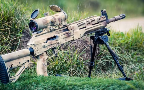 Việc Nga phải thiết kế súng máy RPL-20 là do qua quá trình sử dụng, khẩu RPK-16 đã bộc lộ nhiều khiếm khuyết cần phải sửa chữa, do vậy Quân đội Nga cần một mẫu súng máy hạng nhẹ mới, theo yêu cầu của Bộ Quốc phòng Nga. Ảnh: Súng máy RPK-16 - Nguồn: Topwar.