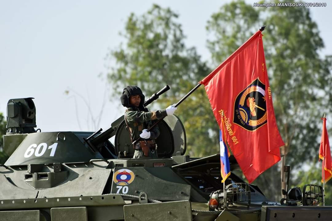 So với BRDM-2 cũ, BRDM-2M có một số thay đổi cho phép tác chiến hiệu quả hơn. Cụ thể, có thể thấy ở đuôi tháp pháo được lắp thêm cảm biến trinh sát. Ảnh: Reddit