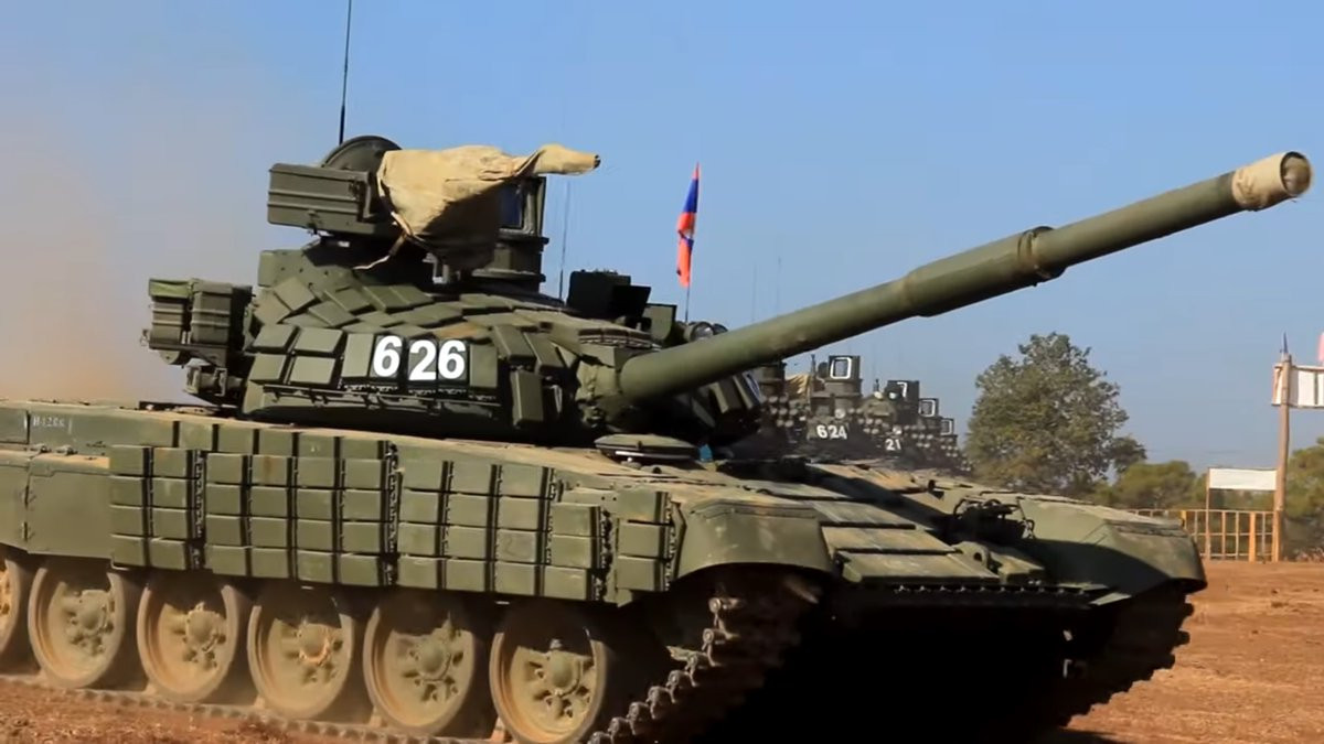 Ngoài thay đổi về hệ thống điều khiển hỏa lực, T-72B1MS vẫn sử dụng động cơ, vũ khí và giáp bảo vệ tương đương T-72B1. Ảnh: BQP Nga