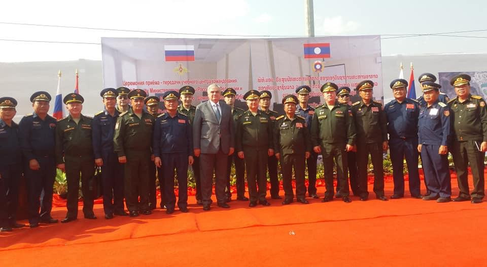 Đáng tiếc, các nguồn tin không thể xác định được là Nga đã bàn giao bao nhiêu chiếc T-72 và BRDM-2 cho Quân đội Nhân dân Lào. Ảnh: bmpd