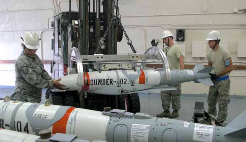 Loại mìn thông minh mà Đài Loan dự định mua là phiên bản mìn tầm xa, được gọi là Quickstrike-ER (QS-ER). Loại mìn này có thể được các loại máy bay thả xuống từ một khoảng cách đáng kể, để tăng độ an toàn cho các hoạt động đặt mìn. Ảnh: Mìn Quickstrike-ER loại 907 kg - Nguồn: Defpost