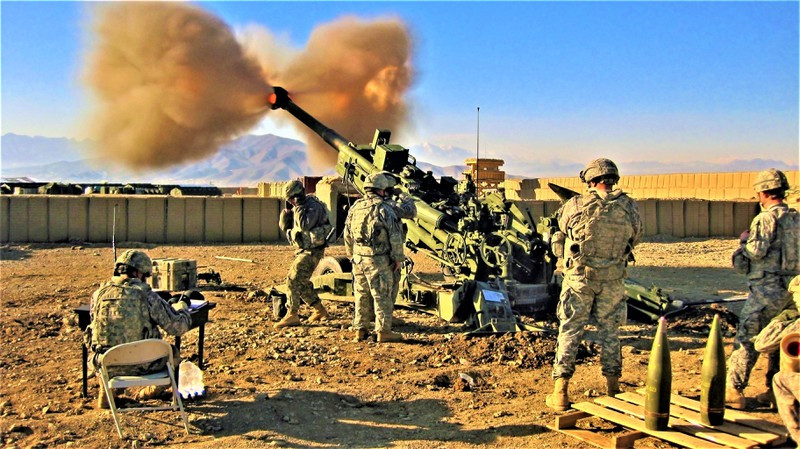 Về hỏa lực pháo binh, loại pháo mà Trung Quốc chắc chắn quan tâm đó là lựu pháo siêu nhẹ M777; đây là loại pháo mà Ấn Độ nhập của Mỹ. Tổng trọng lượng chiến đấu dưới 4 tấn, chỉ bằng khoảng một phần ba trọng lượng chung của pháo 155mm thông thường.