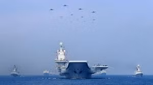 Cuối cùng, không chỉ lo đối phó những với mối đe dọa từ hướng biển, Đài Loan còn phải đối mặt với những mối đe dọa của không quân, tên lửa đạn đạo và thậm chí là cả cuộc chiến trên không gian mạng của Trung Quốc trong một cuộc chiến trong tương lai. Ảnh: Hải quân Trung Quốc tập trận.