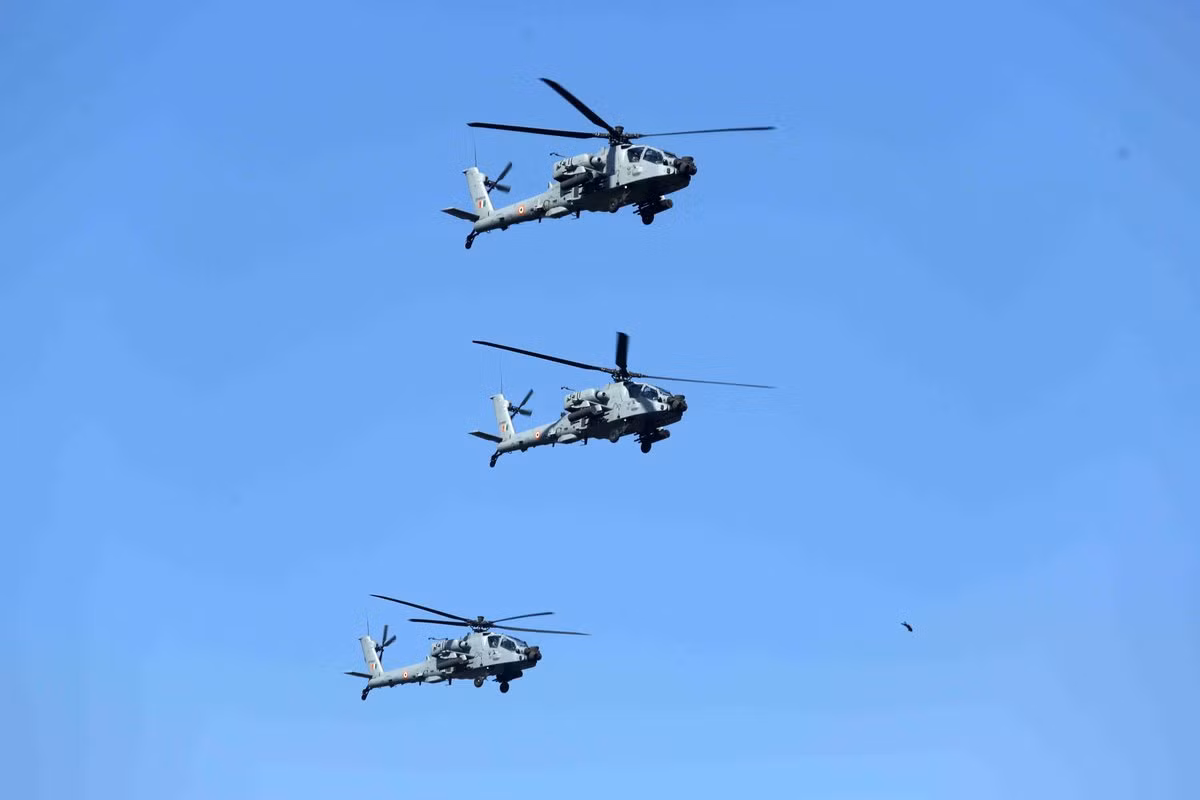 Trực thăng tấn công hiện đại AH-64E. Ảnh: bmpd