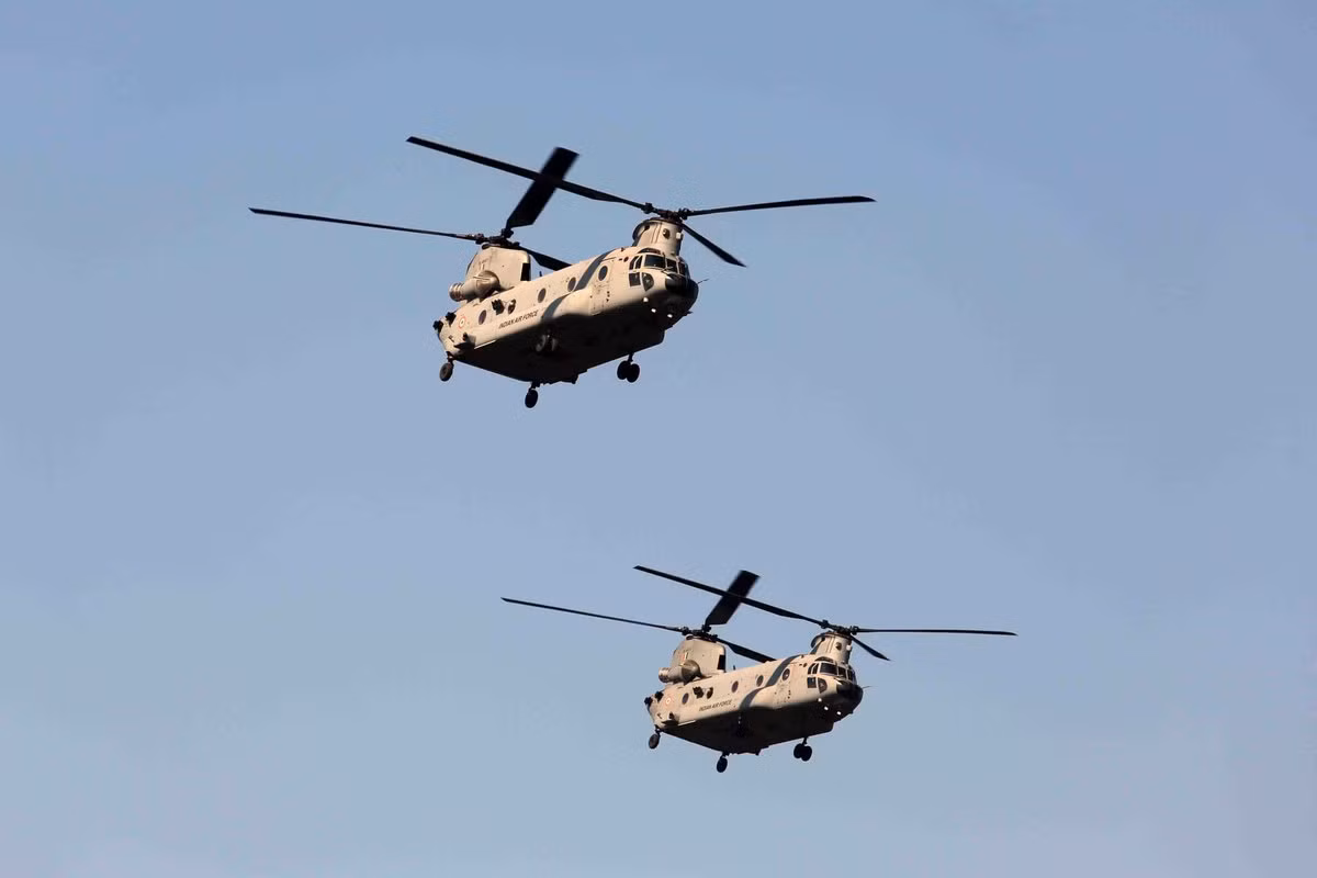 Trực thăng vận tải hạng nặng CH-47F Chinook. Ảnh: bmpd