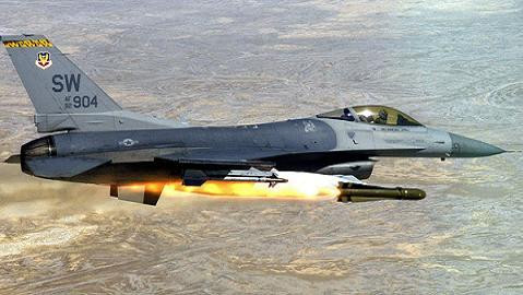 Năm 1989, sau sự kiện Thiên An Môn, Mỹ và phương Tây đơn phương tuyên bố đình chỉ hợp tác quân sự và áp đặt lệnh cấm vận vũ khí với Trung Quốc, và cơ hội duy nhất để Trung Quốc mua máy bay chiến đấu do Mỹ sản xuất đã chấm dứt.