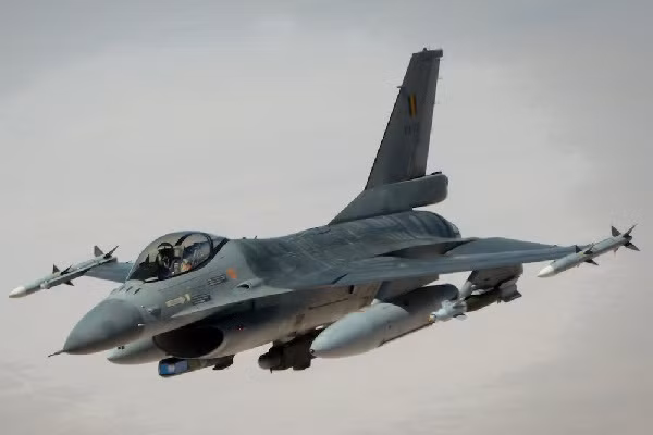 Mỹ cũng hiểu rất rõ rằng, một khi F-16 tiên tiến nhất được trao cho Trung Quốc vào thời điểm đó, trong trường hợp Trung Quốc bất ngờ quay lưng lại với Mỹ (như trường hợp quay lưng lại với Liên Xô), thì các phi công Mỹ phải đối mặt với chính những chiếc F-16 do Mỹ sản xuất và thậm chí những chiếc F-16 này có thể rơi vào tay của Liên Xô.