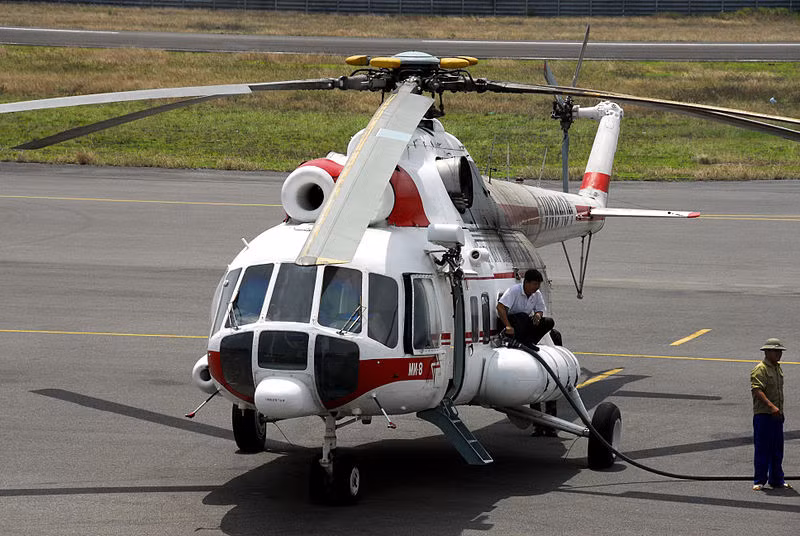 Việt Nam được cho là cũng quan tâm đến việc mở rộng phi đội trực thăng lưỡng dụng của mình. Hiện tại, lực lượng không quân Việt Nam vẫn đang duy trì máy bay Mi-8, Mi-17, Ka-32T. Bộ Quốc phòng Việt Nam dự kiến sẽ mua thêm máy bay mới để thay thế cho các phương tiện đã cũ nhưng vẫn chưa tiết lộ thời gian cụ thể.