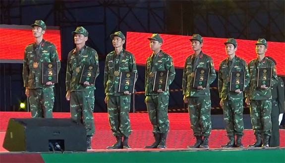 Việt Nam sau kỳ Hội thao quân sự Quốc tế ARMY Games 2019 thành công vang dội với nhiều thành tích cao, năm nay Quân đội ta tiếp tục cử đoàn tham gia đồng thời gửi các đội ở những nội dung mới như Pháo binh, Chó nghiệp vụ,… Ảnh: Đội tuyển Hóa học Việt Nam tham dự ARMY Games 2019 tổ chức tại thao trường ở Trung Quốc. Ảnh: QĐND