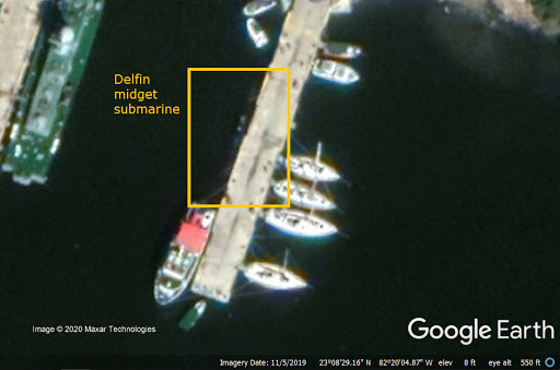 Dẫu vậy, lực lượng Hải quân Cuba hiện nay được cho là cũng đang vận hành tàu ngầm. Với việc có duy nhất một chiếc đang hoạt động, tàu này được lớp Delfin, có chiều dài 21m và căn cứ của nó đóng tại quân cảng Cabanas hoặc đôi khi là tại cảng Havana, đây được coi là chiếc tàu ngầm bí ẩn bậc nhất thế giới, ảnh của nó là cực kỳ hiếm. Ảnh: Không ảnh chụp chiếc tàu ngầm Delfin của Cuba tại cảng.