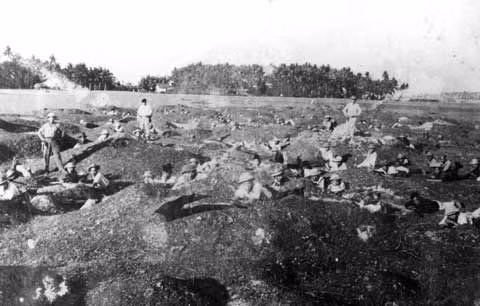 Tiếp đó là chiến thắng trong các trận Chợ Cạn (ngày 16/11/1948), Mai Xá (ngày 28/12/1948) và những chiến thắng vang dội như: Đầu Mầu, Rào quán, Đông Nam, Chấp lễ, Hạ cờ, Đông Hà... đã tạo nên truyền thống “đánh thắng trận đầu” của Trung đoàn sau này. Ảnh: Một cảnh huấn luyện của bộ đội Trung đoàn 95 tại Chiến khu 2 năm 1948 – Nguồn: BTQĐ