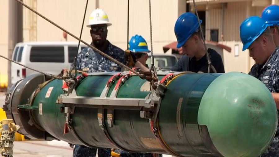 Hợp đồng bán vũ khí của Mỹ cho Đài Loan gồm 18 ngư lôi hạng nặng MK-48 Mod6 và các thiết bị và công nghệ liên quan cho Đài Loan, với số tiền khoảng 180 triệu USD. Hợp đồng mua bán vũ khí này làm Trung Quốc tức giận và lo lắng. Ảnh: Ngư lôi MK-48 của Mỹ. Nguồn: Hải quân Mỹ.