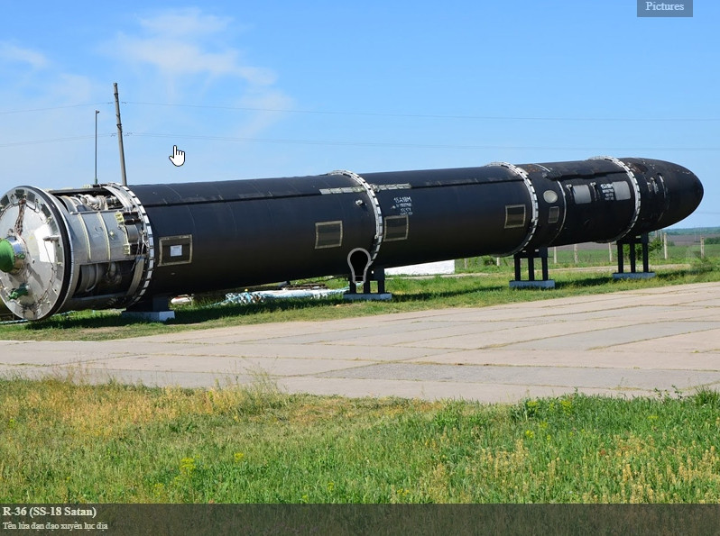 Tuy nhiên, mẫu ICBM R-36 không được quân đội Liên Xô chấp thuận, và sau đó Cục thiết kế Yuzhnoye đã cho ra mắt mẫu R-36M cải tiến. Tầm bắn của nó là hơn 16.000 km, trọng lượng phóng là hơn 200 tấn, độ chính xác của nó là 360 m. Ảnh: ICBM R-36M - Nguồn: Military today.
