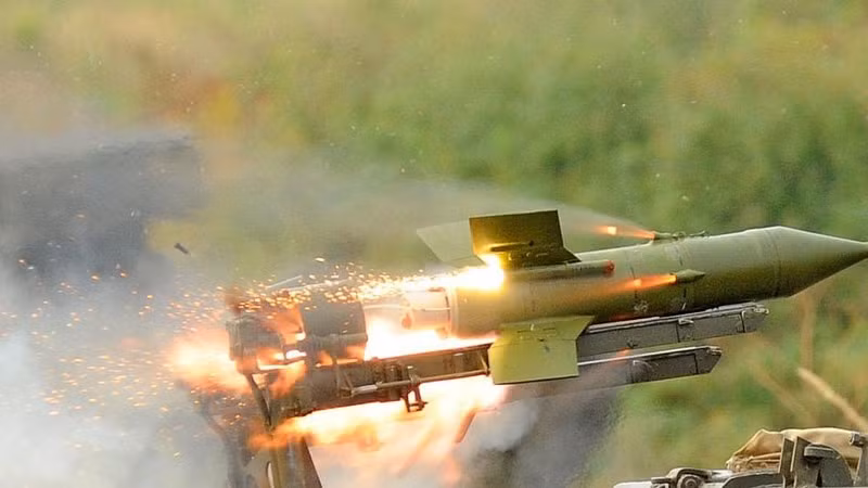  B72 là định danh của Việt Nam dành cho tổ hợp tên lửa chống tăng có điều khiển 9M14 Malyutka do Liên Xô (cũ) sản xuất (ngoài ra ta còn gọi là "pháo lủi"). Loại vũ khí này được cung cấp cho ta vào những năm 1970 trong giai đoạn kháng chiến chống Mỹ và lập được nhiều chiến công huyền thoại. Tuy nhiên, sau nửa thế kỷ sử dụng, B72 nếu so với sự phát triển như vũ bão của giáp xe tăng thì chúng đã quá lạc hậu. Để tiếp tục sử dụng và phát huy ưu thế trên chiến trường, đòi hỏi chúng ta phải nâng cấp.