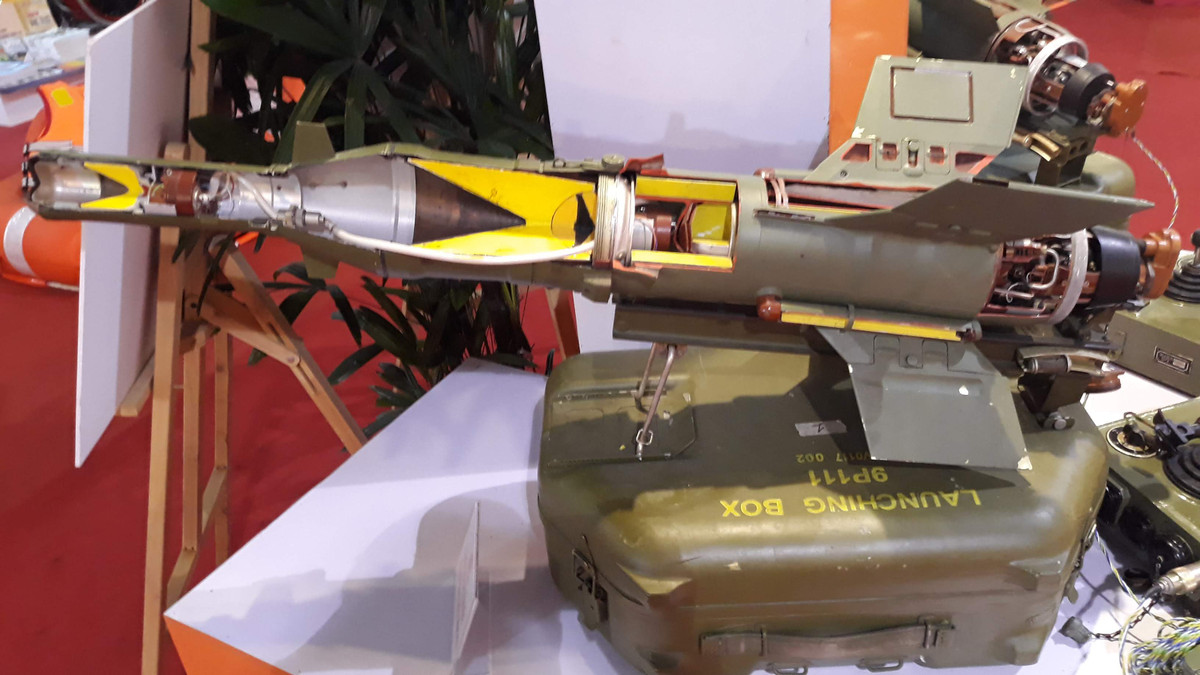 Thật vậy, việc Việt Nam tiến hành hiện đại hóa B72 đã được thực hiện từ lâu và nay là lúc chúng ta có được thành quả tuyệt vời nhất. Trước đó, trong bài viết “Cải tiến tên lửa chống tăng đáp ứng yêu cầu tác chiến hiện đại" trên báo Quân đội Nhân dân” đăng năm 2017, Tổng cục Kỹ thuật đã có phương án cải tiến tên lửa chống tăng thế hệ cũ (B72-PV chú thích).