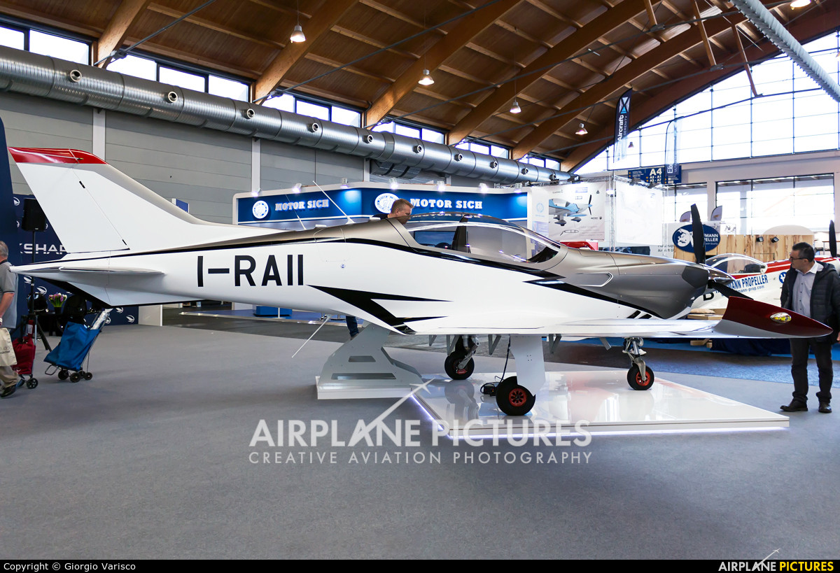 Có thể thấy, Gabriel-TP đang rất có tiềm năng tại Việt Nam hiện nay với những thông số kỹ thuật lí tưởng cũng như dễ dàng vận hành và việc chuyển giao công nghệ tự sản xuất là một điều rất hấp dẫn. Ảnh: BK-160 Gabriel-TP tại một buổi triển lãm.