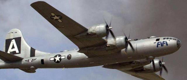 Ngay từ tháng 11/1944, tình hình trên mặt trận Thái Bình Dương có những chuyển biến có lợi cho phe Đồng minh; Quân đội Mỹ lúc này đã chiếm được đảo Saipan và bắt đầu đưa "siêu pháo đài" bay B-29 xuất phát từ đây, để ném bom vào lãnh thổ Nhật Bản. Ảnh: Máy bay B-29 - Nguồn: Wikipedia