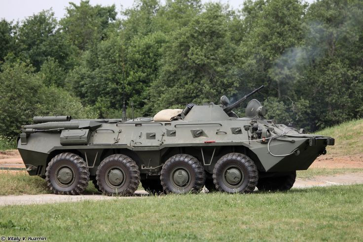 Thực tế chiến đấu đã chứng minh BTR-80 hoạt động cực kỳ hiệu quả trong vùng địa hình đồi núi gập ghềnh, cung cấp hỏa lực hỗ trợ đáng kể cho phân đội bộ binh mang vũ khí nhẹ chuyên chở trong xe. Với ụ súng máy 14,5mm KPVT trên tháp pháo có góc tà đạt tới 60 độ và kính ngắm quang học 1PZ-2 kiểu mới, xe có khả năng tiêu diệt cả các mục tiêu trên không - Ảnh: Vitaly-Kuzmin