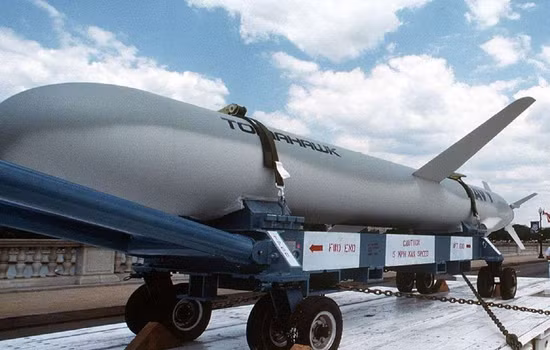 Loại tên lửa hành trình Tomahawk phóng từ mặt đất có tầm bắn tối đa khoảng 2.000 km, còn loại tên lửa đạn đạo tầm trung có tầm bắn trong phạm vi từ 1.000 km đến 5.500 km. Ảnh: Tên lửa Tomahawk phóng từ mặt đất, đã bị phá hủy theo INF - Nguồn: Wikipedia.