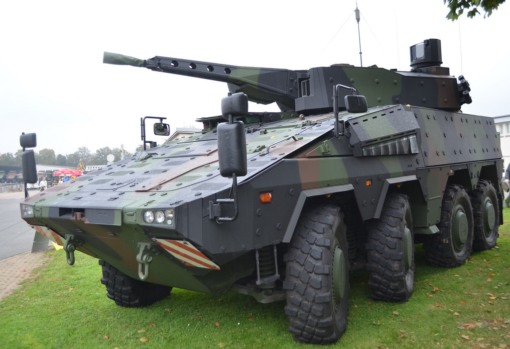 Việc nâng cao năng lực chỉ huy, điều khiển, thông tin liên lạc và mạng hóa chiến trường cũng trở thành một đặc điểm lớn trong xu hướng phát triển ACV thế hệ mới của lục quân các quốc gia trên thế giới. Ảnh: ACV Boxer AA-16 - Nguồn: Nguồn: Wikipedia.