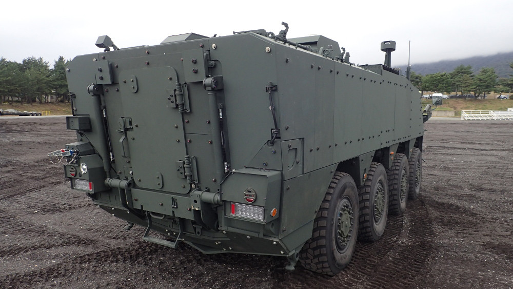 Hiện nay, ACV phải đối mặt với các loại vũ khí hiện đại tấn công từ mọi hướng, nên năng lực phòng hộ và năng lực sống còn trên chiến trường đã được nâng cao. Thiết kế tổng thể mang tính cách mạng của ACV thế hệ mới giúp nâng cao đáng kể tỷ lệ sống còn cho kíp xe và toàn bộ xe. Đây là một trong những xu hướng chính trong nghiên cứu phát triển ACV thế hệ mới trên thế giới hiện nay. Ảnh: ACV Komatsu Type-96 của Lục quân Nhật Bản - Nguồn: JGSDF