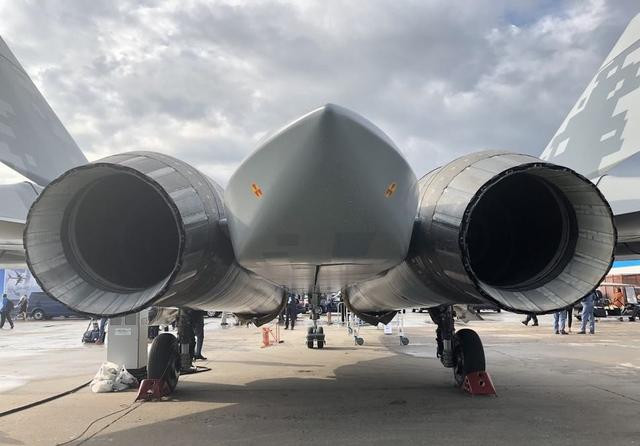 Nhưng sự thật là bất ngờ, khi đối mặt với động cơ của máy bay máy thế hệ thứ năm, Nga cũng chưa hiểu hết về nó. Phải nói rằng Nga rất thận trọng khi chế tạo động cơ thế hệ thứ năm, khi họ tiến hành thận trọng, không vội vã để sản phẩm của mình phải “chín ép”.