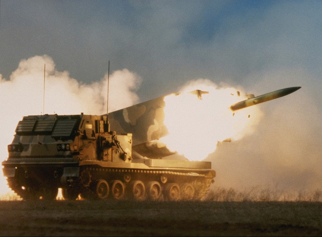 Israel có 48 hệ thống Smasher. Hiện tại, Israel chỉ giới hạn ở các loại đạn có tầm bắn 40 km, nhưng tên lửa tầm bắn 150 km mới đang được chế tạo. Những tên lửa như vậy sẽ được biên chế cho lực lượng pháo binh chiến dịch của Israel, được bố trí ở thành phố Haifa, có khả năng tấn công tới tận thủ đô Damascus của Syria. Video Isarel huy động quân đội tấn công vào dải Gaza - Nguồn: VTC14